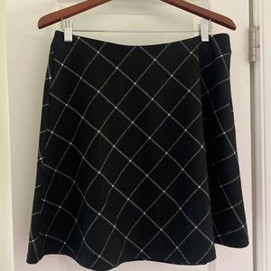 Black short swing skirt